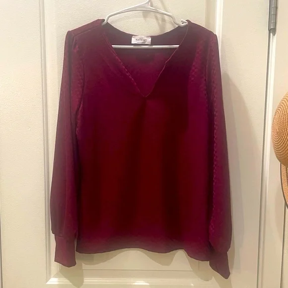 NEW…Kaileigh Checker Pattern V-Neck Blouse - Picture 1 of 4